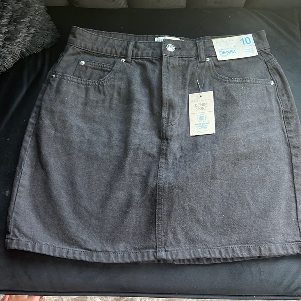 🔹3/$15 NWT black denim mini skirt from Primark
